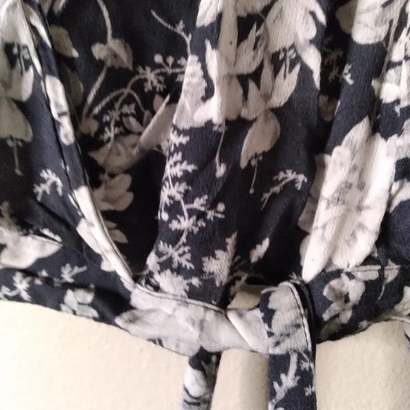 Lucky Brand Floral 3/4 Sleeve Wrap Blouse Side Tie - Picture 6 of 11